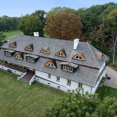 Dwor Strzyzew Bed & Breakfast Zelazowa Wola Luaran gambar