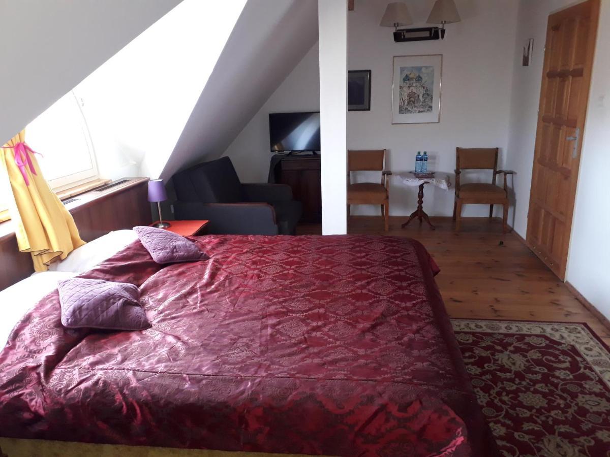 Dwor Strzyzew Bed & Breakfast Zelazowa Wola Luaran gambar