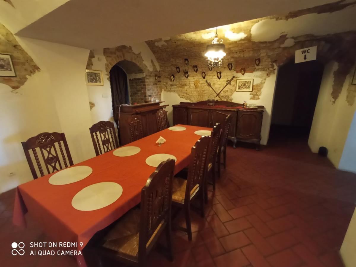 Dwor Strzyzew Bed & Breakfast Zelazowa Wola Luaran gambar
