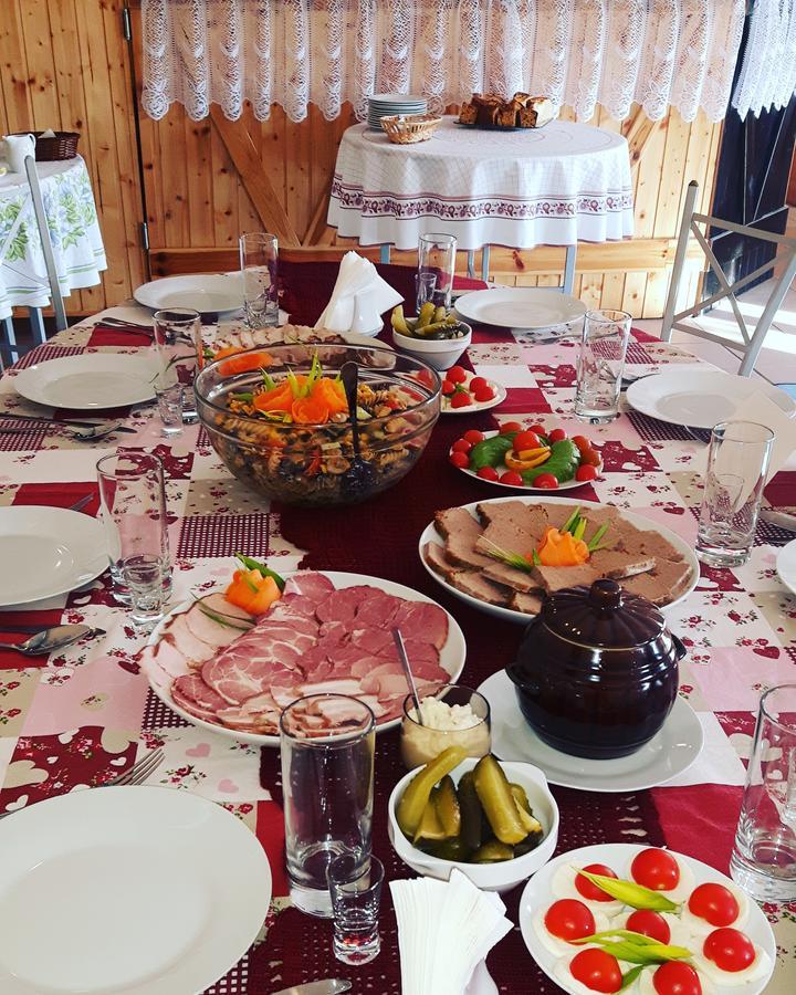 Dwor Strzyzew Bed & Breakfast Zelazowa Wola Luaran gambar