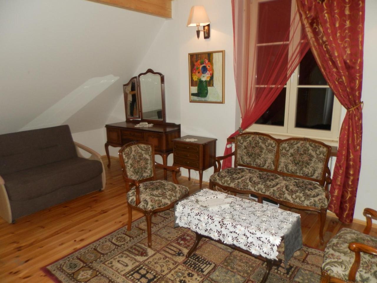 Dwor Strzyzew Bed & Breakfast Zelazowa Wola Luaran gambar