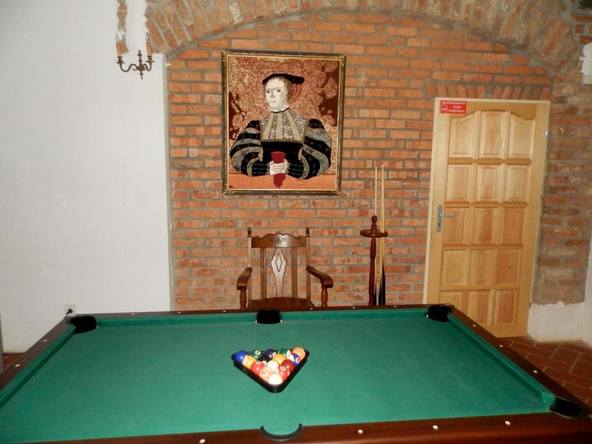 Dwor Strzyzew Bed & Breakfast Zelazowa Wola Luaran gambar