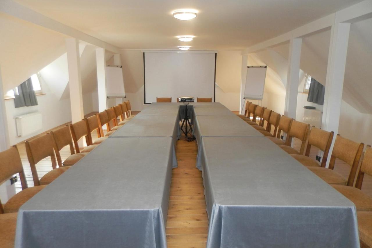 Dwor Strzyzew Bed & Breakfast Zelazowa Wola Luaran gambar